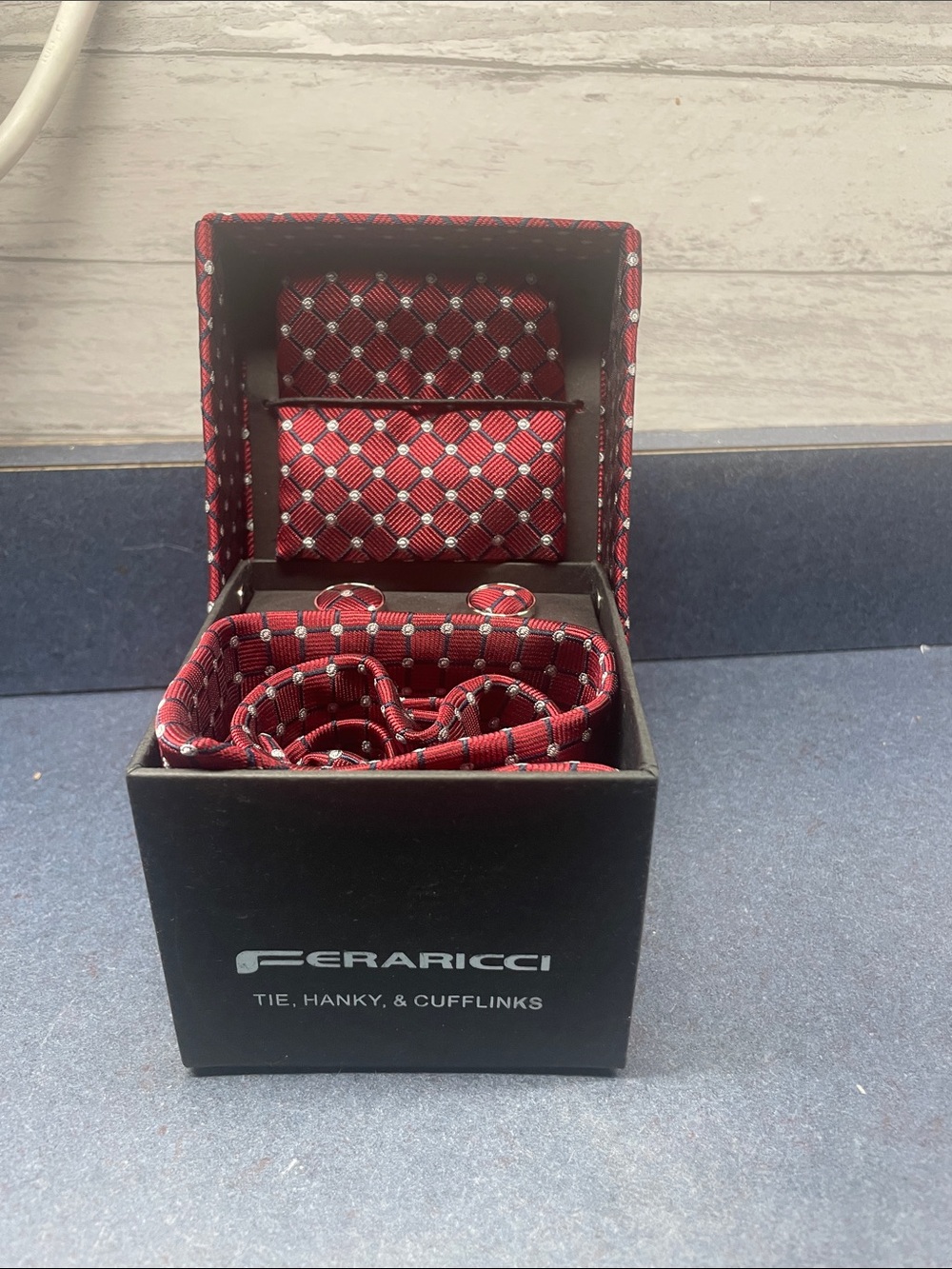Red Patterned Tie, Hanky & Cufflinks Set by FERARICCI